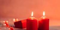 Potencialize seus rituais do amor com a ajuda de velas vermelhas -  Foto: Shutterstock / João Bidu