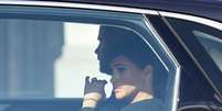 Meghan Markle e Príncipe Harry em carro da Realeza  Foto: Reprodução @TheRoyalFamily