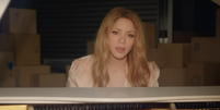 Shakira em novo clipe lançado após divórcio  Foto: Reprodução/Youtube