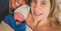 Thiago Oliveira anunciou o nascimento de sua primeira filha com Bruna Matuti, a pequena Ella  Foto: Reprodução/Instagram/Thiago Oliveira