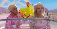 Ryan Gosling e Margot Robbie em Barbie.  Foto: Adoro Cinema