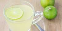 Água com limão emagrece -  Foto: Shutterstock / Sport Life