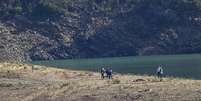 Buscas de vest&iacute;gios de Madeleine McCann s&atilde;o realizadas na albufeira do Arade, na Barragem do Arade, em Portugal  Foto: Horacio Villalobos/Getty Images