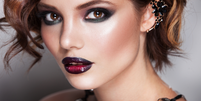 Tons escuros na maquiagem s&atilde;o tend&ecirc;ncia o ano todo  Foto: alionabirukova | Shutterstock / Portal EdiCase