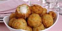 Bolinho de arroz com legumes e queijo  Foto: Guia da Cozinha