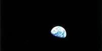 Não sei se você já percebeu, mas a Terra é o único planeta de todo o sistema solar que não tem nome de algum deus romano ou grego, como Júpiter, Saturno e Marte.  Foto: William Anders-divulgação/Nasa / Flipar
