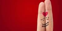Os signos podem desempenhar um papel significativo nas relações amorosas. Descubra quais são as vantagens de cada elemento dos signos no amor! -  Foto: Shutterstock / João Bidu