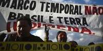Grupo protesta contra marco temporal na Esplanada dos Ministérios, em Brasília  Foto: Andre Borges/EPA-EFE/REX/Shutterstock / BBC News Brasil