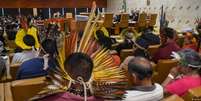 Indígenas acompanham julgamento sobre o marco temporal no plenário do STF, nesta quarta-feira  Foto:  Carlos Moura/SCO/STF