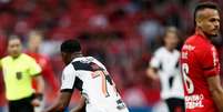 Rayan, de 16 anos, fez o gol do Vasco no Beira-Rio. Mas não impediu a derrota –  Foto: Daniel Ramalho/Vasco / Jogada10