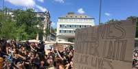 Protesto do movimento Black Lives Matter, após a morte de George Floyd sob custódia policial de Minneapolis (EUA), em Zurique, Suíça  Foto: REUTERS/Michael Schields