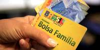 Bolsa Família com novos valores começa a ser pago nesta segunda; veja  Foto: Agência Brasil / Estadão