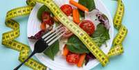 Dietas para emagrecer que são restritivas oferecem risco à saúde -  Foto: Shutterstock / Alto Astral