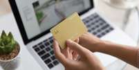 Confira dicas de segurança para realizar compras online -  Foto: Shutterstock / Alto Astral