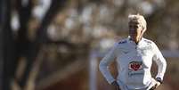 Pia Sundhage durante treino da Seleção feminina –  Foto: Thais Magalhães/CBF / Jogada10