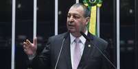Omar Aziz foi o relator do arcabou&ccedil;o fiscal no Senado e realizou mudan&ccedil;as no texto que permitiriam mais gastos ao governo  Foto: Jefferson Rudy/Ag&ecirc;ncia Senado / Estad&atilde;o