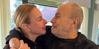 Mulher de Stênio Garcia, Mari Saade atualizou o estado de saúde do ator de 91 anos, internado com septicemia aguda.  Foto: Reprodução, Instagram/@mari_saade / Purepeople
