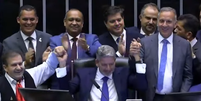 Presidente da Câmara, Arthur Lira, comemora aprovação da PEC da reforma tributária.  Foto: Reprodução/TV Câmara