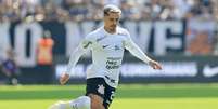 Fagner pelo Corinthians contra o RB Bragantino no Campeonato Brasileiro  Foto: Marcello Zambrana/Agif/Gazeta Press