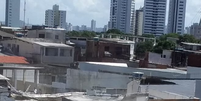 O prédio desabou na Avenida Domingos Ferreira  Foto: Reprodução/Redes Sociais