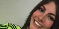Gabriela Anelli, de 23 anos, foi atingida no pescoço por uma garrafa de vidro no sábado, enquanto estava na fila do Allianz Parque para assistir Palmeiras x Flamengo  Foto: Reprodução/Redes sociais