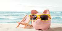 Veja como não gastar demais durante as férias -  Foto: Shutterstock / Alto Astral