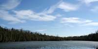 Lago no Canadá foi indicado por cientistas como marco de presença de humanos na Terra  Foto: Whpq, Wikimedia Commons CC BY-SA 3.0 AT 