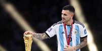 Leandro Paredes foi campe&atilde;o com a Argentina em 2022.  Foto: Julian Finney/Getty Images / Jogada10
