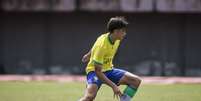 O jogador se destacou com a sele&ccedil;&atilde;o brasileira da categoria sub-15 (Divulga&ccedil;&atilde;o/CBF)  Foto: Esporte News Mundo