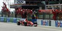 Schumacher e Ferrari fazem um trabalho espetacular e vencem o GP da França de 2004  Foto: Scuderia Ferrari 