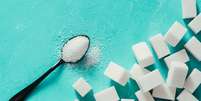 Quando se trata de trocar açúcar por sucralose, é importante considerar os malefícios de ambas as opções  Foto: Fascinadora | Shutterstock / Portal EdiCase