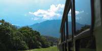 O trem faz passeios turísticos saindo de Curitiba  Foto: BWT Operadora