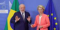 Lula com a presidente da Comissão Europeia, Ursula von der Leyen, em Bruxelas  Foto: ANSA / Ansa - Brasil