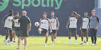 Jogadores do Barcelona durante atividades da pré-temporada   Foto: PAU BARRENA/AFP via Getty Images / Esporte News Mundo