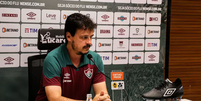 Fernando Diniz concilia dois empregos: é treinador do Fluminense e, agora, é técnico interino da seleção brasileira  Foto: Esporte News Mundo