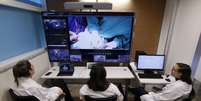 Cirurgia cardíaca em criança sendo acompanhada em tempo real por especialistas do Incor, em São Paulo  Foto: InCor / BBC News Brasil