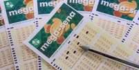 A Mega-Sena é uma das loterias que oferece menor probabilidade de o apostador levar o prêmio máximo com uma aposta simples Foto: Reprodução/Agência Brasil/Rafa Neddermeyer