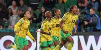 Swaby comemora o gol marcado para a Jamaica com as companheiras  Foto: Esporte News Mundo