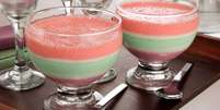 Mousse de gelatina colorida  Foto: Guia da Cozinha