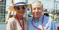 Após noivado de 19 anos, Michelle Yeoh se casa com chefão da F1 -  Foto: Shutterstock / Famosos e Celebridades