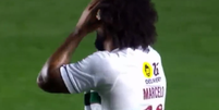 Marcelo se desespera após lesionar adversário na Libertadores  Foto: Reprodução/Paramount