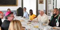 Almo&ccedil;o do Papa com participantes da JMJ (foto: Vatican News)  Foto: Vatican News / Ansa - Brasil