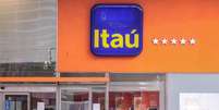 Ita&uacute; chegou a recomendar que clientes procurassem resolver problemas nas ag&ecirc;ncias  Foto: Werther Santana / Estad&atilde;o / Estad&atilde;o