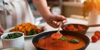 Aprenda como fazer molho de tomate caseiro  Foto: Guia da Cozinha