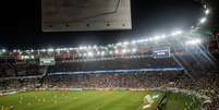 Confusão teria começado com alguns membros da torcida visitante arremessando objetos contra os tricolores que se encontravam no Setor Norte do estádio  Foto: Lance!