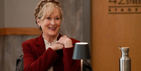 Meryl Streep em cena da 3º temporada de Only Murders in the Building.  Foto: Adoro Cinema