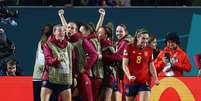 Jogadoras espanholas comemoram   Foto: Hannah Mckay / Reuters