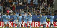 Jogadores do Manchester City celebram vitória na disputa por pênaltis –  Foto: Louisa Gouliamaki/Getty Images / Jogada10