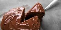 Bolo de chocolate faz mal à saúde? Médica comenta declaração de Maíra Cardi -  Foto: Shutterstock / Saúde em Dia