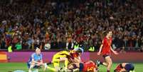 Jogadoras da Espanha comemoram título  Foto: Reuters